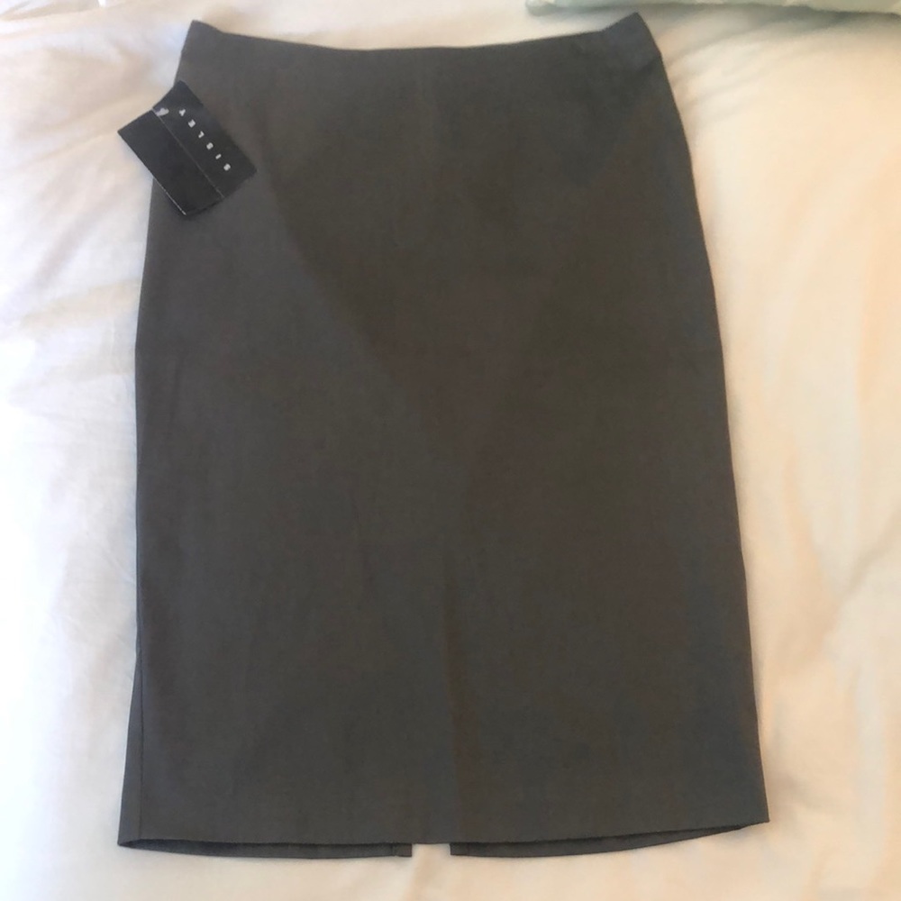 🆕 NWOT/ Sisley Skirt Gray Pencil Skirt